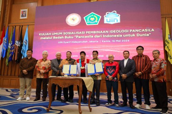 Membedah Buku di UIN, BPIP: Nilai Universal Pancasila untuk Generasi Muda - JPNN.COM