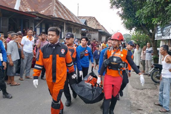 Penjual Telur yang Tenggelam Ditemukan Meninggal Dunia - JPNN.COM