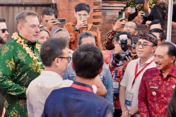 Dorong Pemerataan Akses Internet, Elon Musk Luncurkan Starlink di Puskesmas Denpasar - JPNN.COM