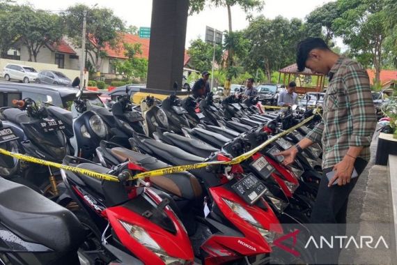 Gulung Pelaku Curanmor hingga Penadah, Polda Kepri Sita 36 Unit Sepeda Motor Hasil Curian - JPNN.COM