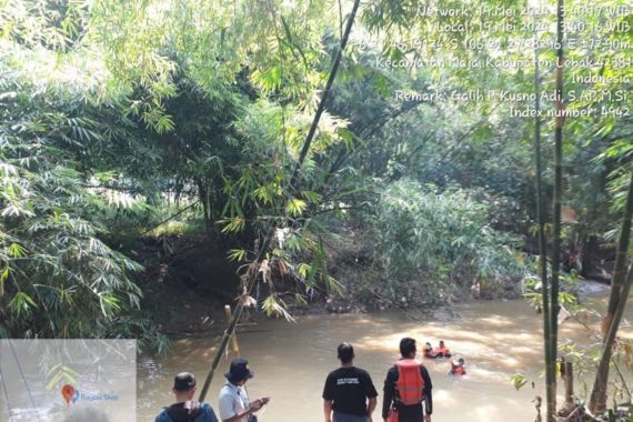 Kakek Ahmad Sayuti Hilang Tenggelam di Sungai Cibeureum Lebak, Basarnas Bergerak - JPNN.COM