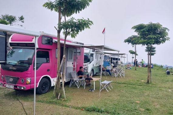 Isuzu ELF NLR Paling Kompatibel Disulap Jadi Campervan - JPNN.COM