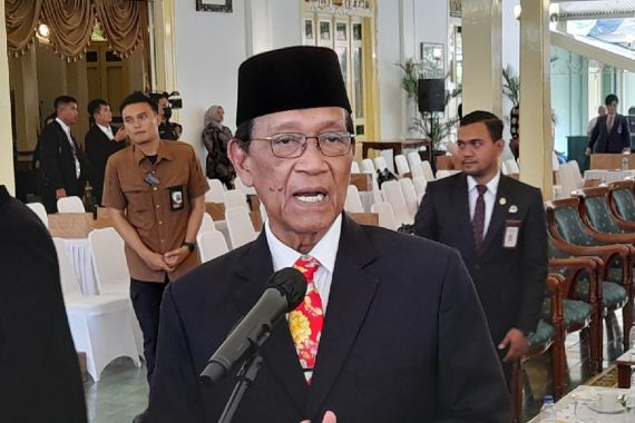Sri Sultan Melantik Penjabat Wali Kota Yogyakarta dan Pj Bupati Kulon Progo, Beri Pesan Ini  - JPNN.COM