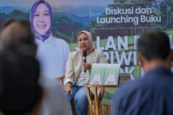 Ketua DPRD Luncurkan Buku Jalan Baru Pariwisata Lombok Barat - JPNN.COM