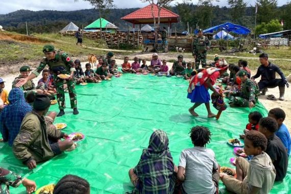 TNI AD Makin Dekat dengan Masyarakat Papua, Nih Buktinya - JPNN.COM