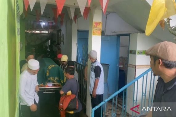 Polisi Sudah Kantongi Identitas Pelaku Penusuk Imam Musala di Kebon Jeruk - JPNN.COM
