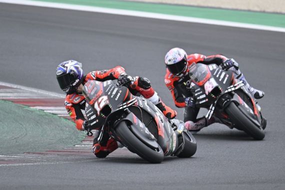 Aleix Espargaro Bakal Pensiun dari MotoGP Setelah Musim 2024 - JPNN.COM