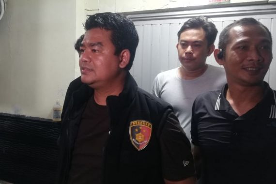 Detik-detik Polisi Tembak Mati Bandit Pembobol Rumah Kosong di Pekanbaru, Bak Film Action - JPNN.COM