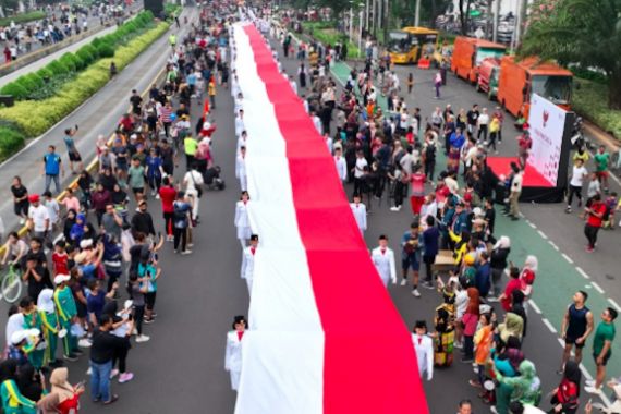 Gelar Kirab Pancasila 2024, BPIP Membentangkan Bendera Merah Putih Sepanjang 300 Meter - JPNN.COM