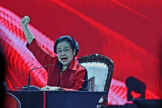 Megawati Diberi Kewenangan Menentukan Arah Politik PDIP Terhadap Pemerintahan Mendatang - JPNN.COM