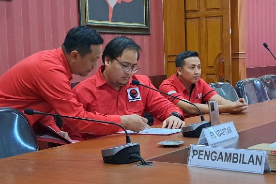 Kirim Utusan Ambil Formulir Cagub Jateng di PDIP, Hendrar Prihadi: Mohon Doa Restu - JPNN.COM
