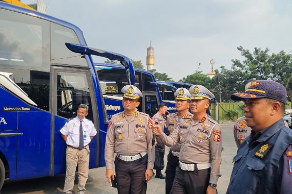 Buntut Laka Bus Ciater, Kakorlantas Polri Sidak PO Bus di Bandung - JPNN.COM