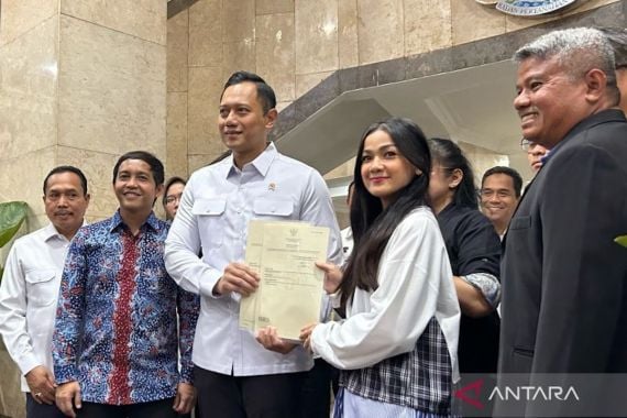 Nirina Zubir Ingin Bantu Masyarakat Lawan Mafia Tanah - JPNN.COM