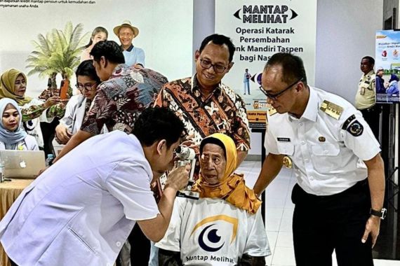 Peringati Hari Lansia Nasional, Bank Mandiri Taspen Gelar Operasi Katarak bertajuk Mantap Melihat - JPNN.COM