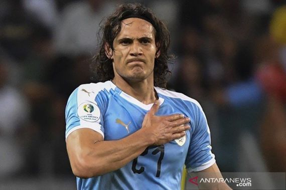 Cavani Pensiun dari Timnas Uruguay - JPNN.COM