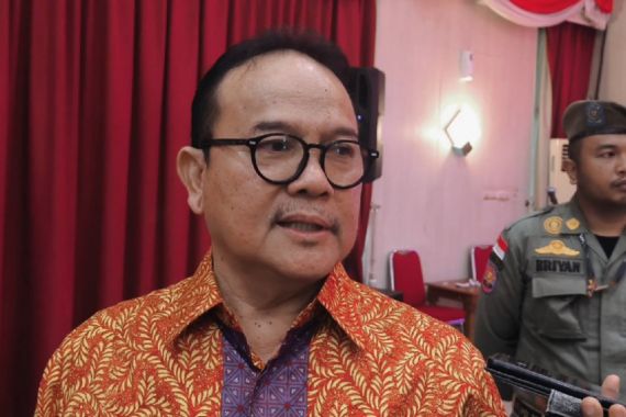 Rusli Zainal Ogah Dukung Syamsuar: Nomornya Saja Saya Tak Punya - JPNN.COM