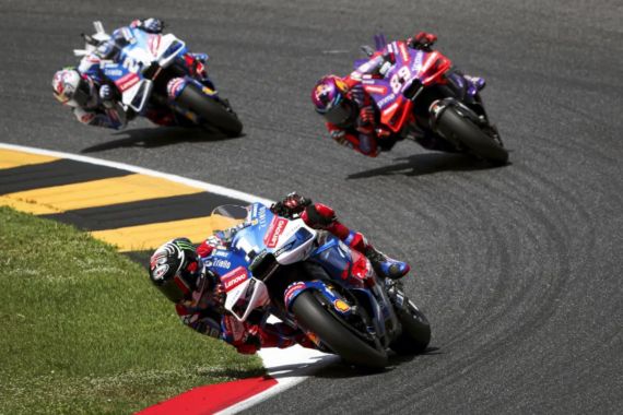 Dramatis di Lap Terakhir, Pecco & Bastianini Finis 1-2 di MotoGP Italia - JPNN.COM