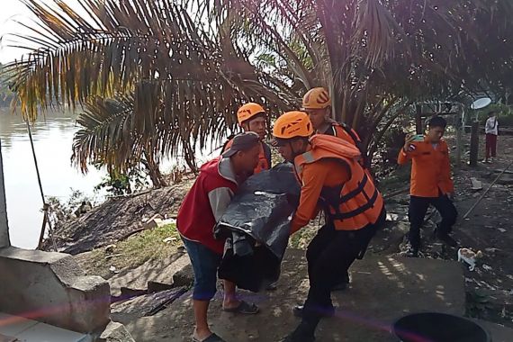 Warga yang Tenggelam di Sungai Musi Ditemukan Sudah Meninggal Dunia - JPNN.COM