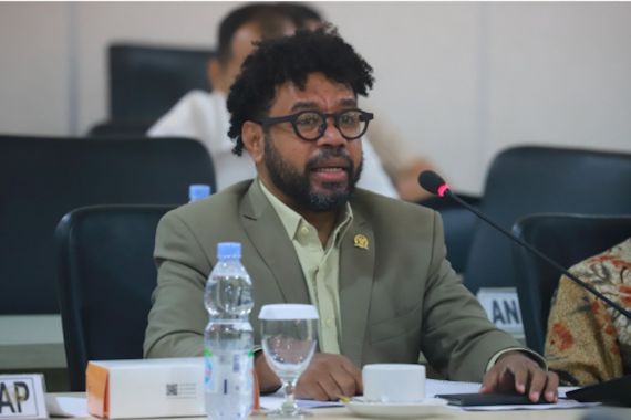 Perihal Pilkada 2024, Senator Filep Minta Menko Polhukam Dengarkan Aspirasi Hak Politik Orang Asli Papua - JPNN.COM