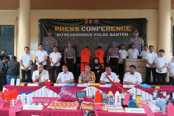 Tiga Bulan Beroperasi, Pabrik Oli Palsu di Tangerang Meraup Rp 5,2 Miliar - JPNN.COM
