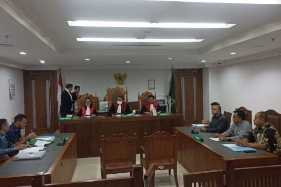 Putusan Pailit Ahli Waris PT Krama Yudha Diwarnai Dissenting Opinion, Kuasa Hukum Bilang Begini - JPNN.COM