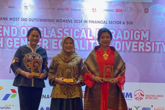 3 Srikandi IDSurvey Raih Apresiasi The Most Outstanding Women 2024 - JPNN.COM