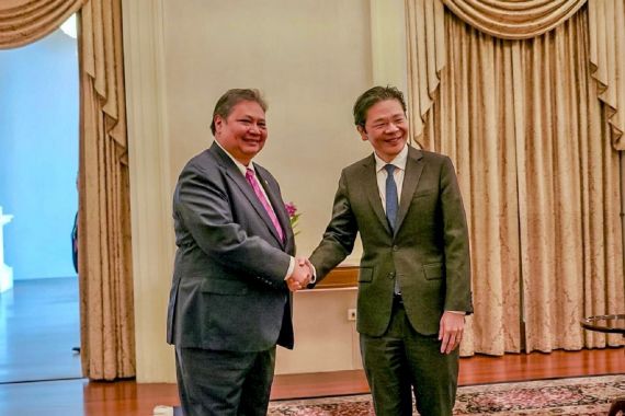 Menko Airlangga Temui 3 Pemimpin Singapura Secara Terpisah Dalam 1 Hari - JPNN.COM