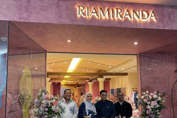 RiaMiranda Resmikan Toko ke-44 di Plaza Indonesia - JPNN.COM