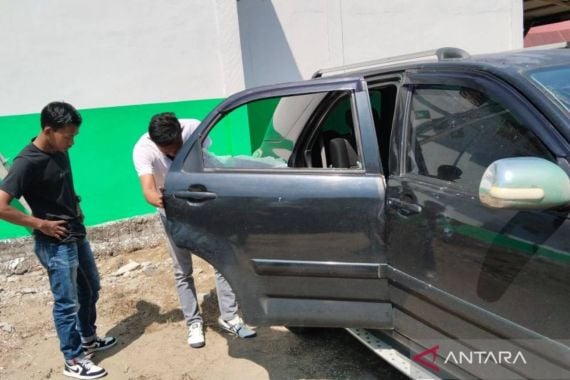Komplotan Pencuri Pecah Kaca Mobil Gasak Duit Milik Junaidi - JPNN.COM