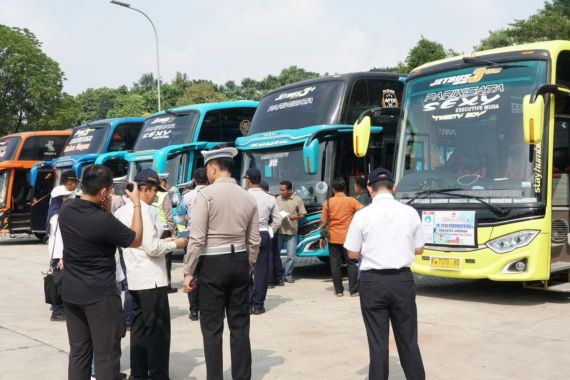 Sidak Bus Pariwisata di DKI & Bogor, Kemenhub Temukan 37 Bus Tak Laik Jalan - JPNN.COM