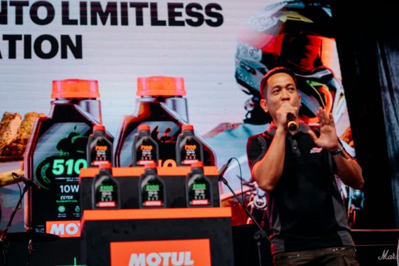 Mengadopsi Teknologi Ester, Oli Motul Terbaru Andal Untuk Motor Balap Hingga Harian - JPNN.COM