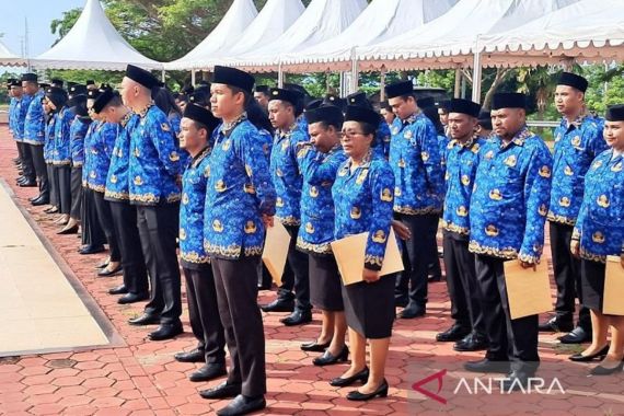 Pesan Ali Baham untuk 105 PPPK Nakes: Jangan Berpikir Tugasnya Sementara Lalu Minta Pindah - JPNN.COM