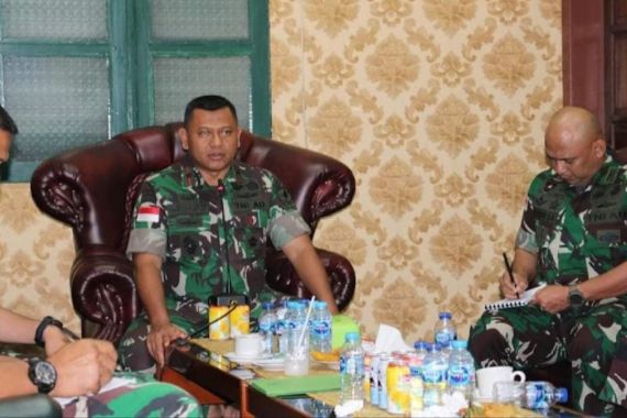 Brigjen TNI Luqman Arief Minta Satgas Pamtas Perketat Pengawasan di Jalur Tikus Perbatasan RI-Malaysia - JPNN.COM