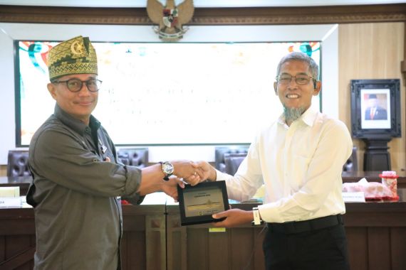 Pemprov Riau Belajar soal Pelayanan Publik kepada Pemprov Jateng - JPNN.COM