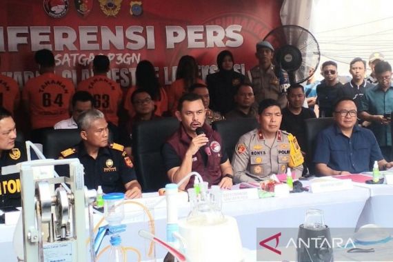 Bareskrim & Polda Sumut Ungkap Pabrik Ekstasi di Medan - JPNN.COM