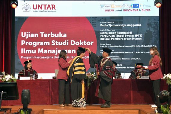 Untar Luluskan Dokter Pertama Ilmu Manajemen, Ini Topik Disertasinya - JPNN.COM