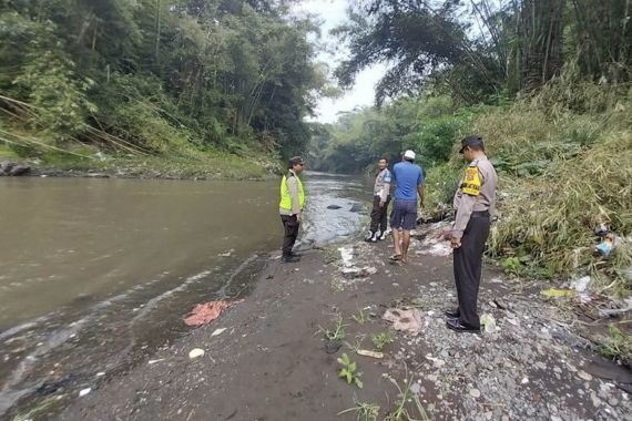 Mahasiswa Hilang Terseret Arus Sungai Brantas di Malang - JPNN.COM