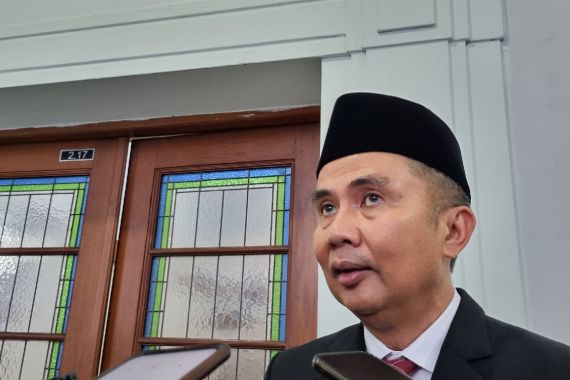 Hattrick Bupati Bandung Barat Terjerat Kasus Korupsi, Bey Machmudin Ingatkan Hal Ini - JPNN.COM