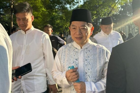Ikut Salat Id di Lapangan Gasibu Bandung, Ini Makna Iduladha Bagi Menteri Suharso - JPNN.COM
