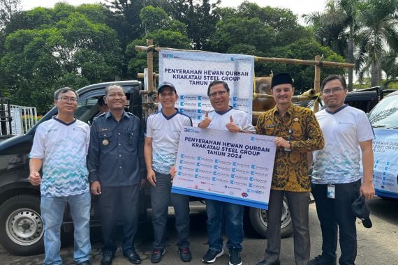 PT. KSP & Krakatau Steel Group Kolaborasi Tebar Hewan Kurban di Cilegon - JPNN.COM