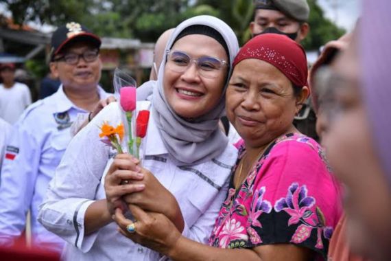 Bupati Nina Agustina: 80 Persen Jalan Rusak di Indramayu Sudah Dibereskan - JPNN.COM