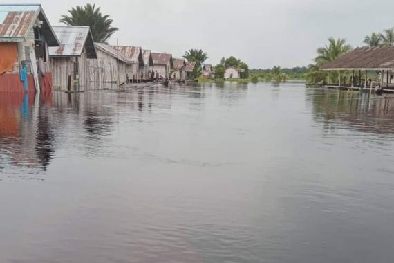 Ratusan Rumah Warga di Sorong Selatan Terendam Banjir - JPNN.COM