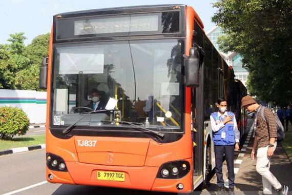 Mulai Hari Ini, TransJakarta Perpanjang Waktu Pelayanan Kalideres-Bandara Soetta Hingga Pukul 24.00 - JPNN.COM