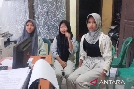 3 Remaja Putri Ini Sangat Berani, Gagalkan Aksi Polisi Gadungan, Kejar-kejaran Pakai Motor - JPNN.COM