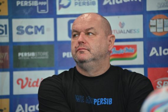 Persib Bandung Lulus ke Fase Grup AFC Champions League 2, Ini Respons Bojan Hodak - JPNN.COM