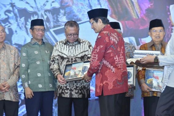 Sejumlah Tokoh Nasional Hadir di Milad & Peluncuran Buku Terbaik Nasaruddin Umar - JPNN.COM