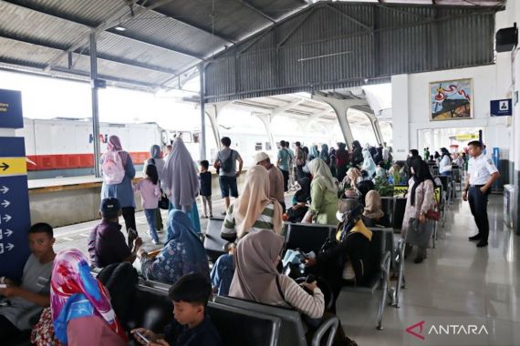 KAI Divre II Sumbar Batalkan 12 Perjalanan KA Minangkabau Ekspres, Ini Alasannya - JPNN.COM