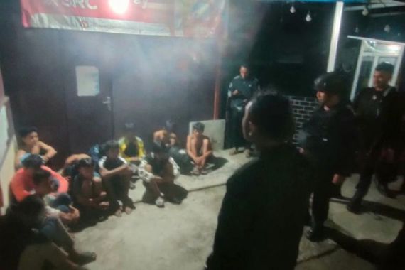 Brimob Polda Sumut Tangkap 13 Remaja yang Hendak Tawuran di Deli Serdang - JPNN.COM