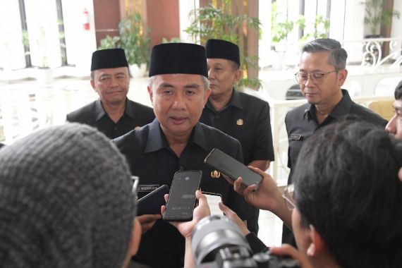 Skandal PPDB, Puluhan Siswa Batal Diterima Masuk SMAN 3 dan 5 Bandung  - JPNN.COM