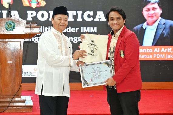 Hidayat Nur Wahid Sebut Generasi Muda Harus Punya Kesadaran Pentingnya Berpolitik - JPNN.COM